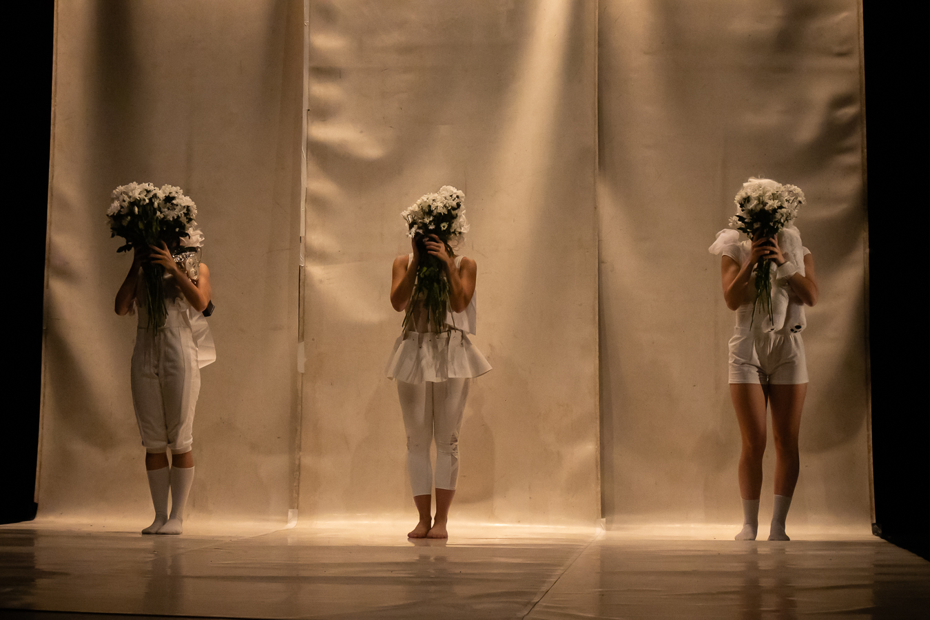 GLÒRIA: An Easy and Funny Work | © La Quebrá