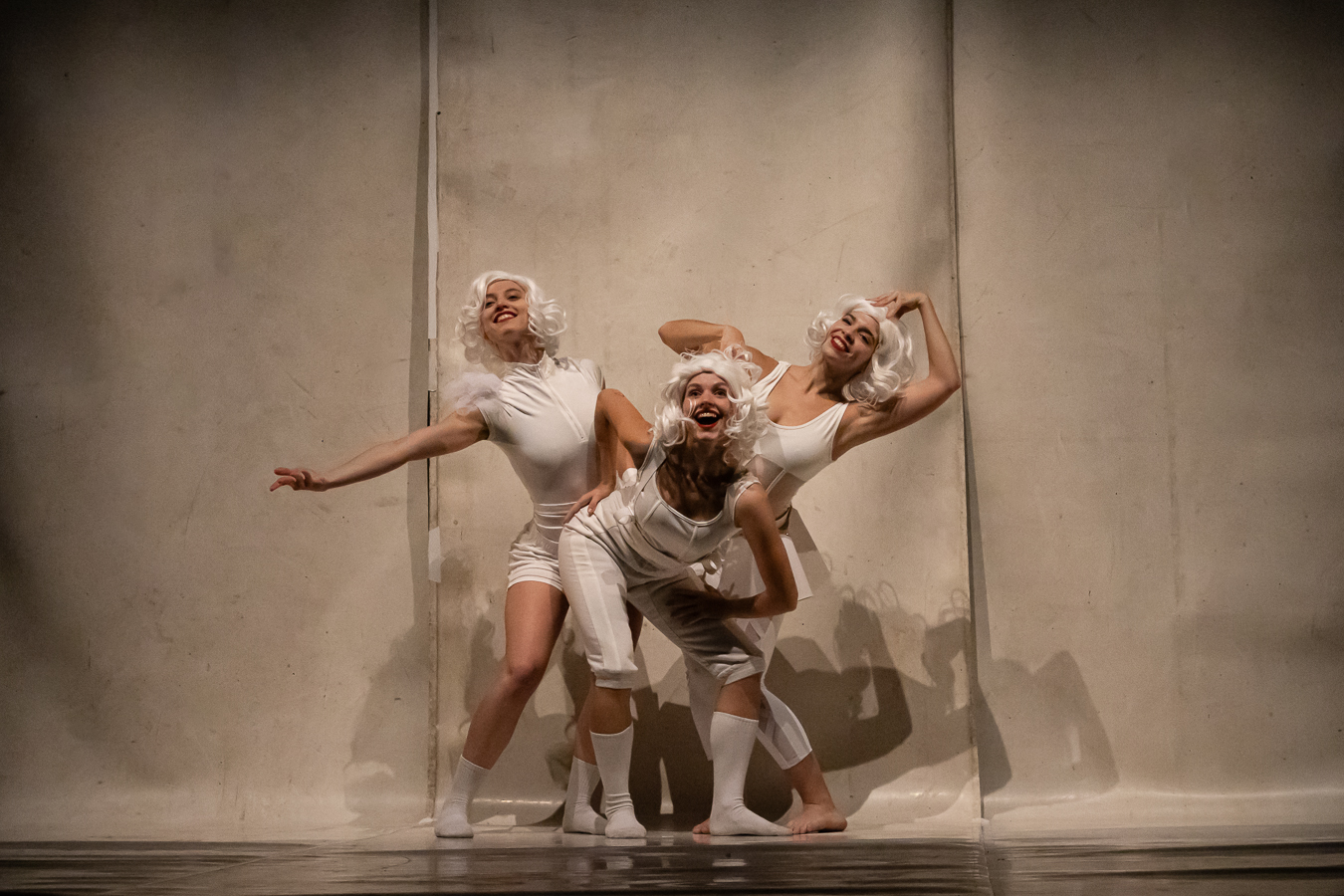 GLÒRIA: An Easy and Funny Work | © La Quebrá