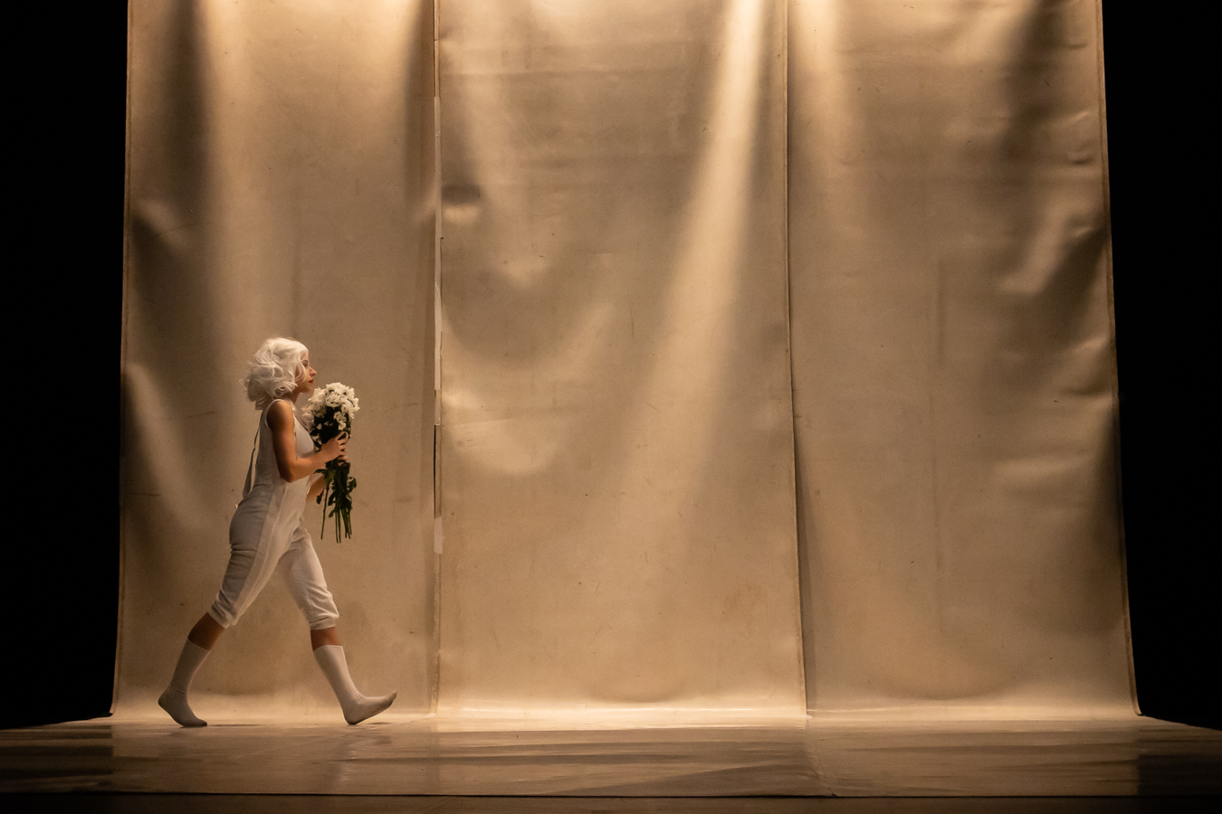 GLÒRIA: An Easy and Funny Work | © La Quebrá